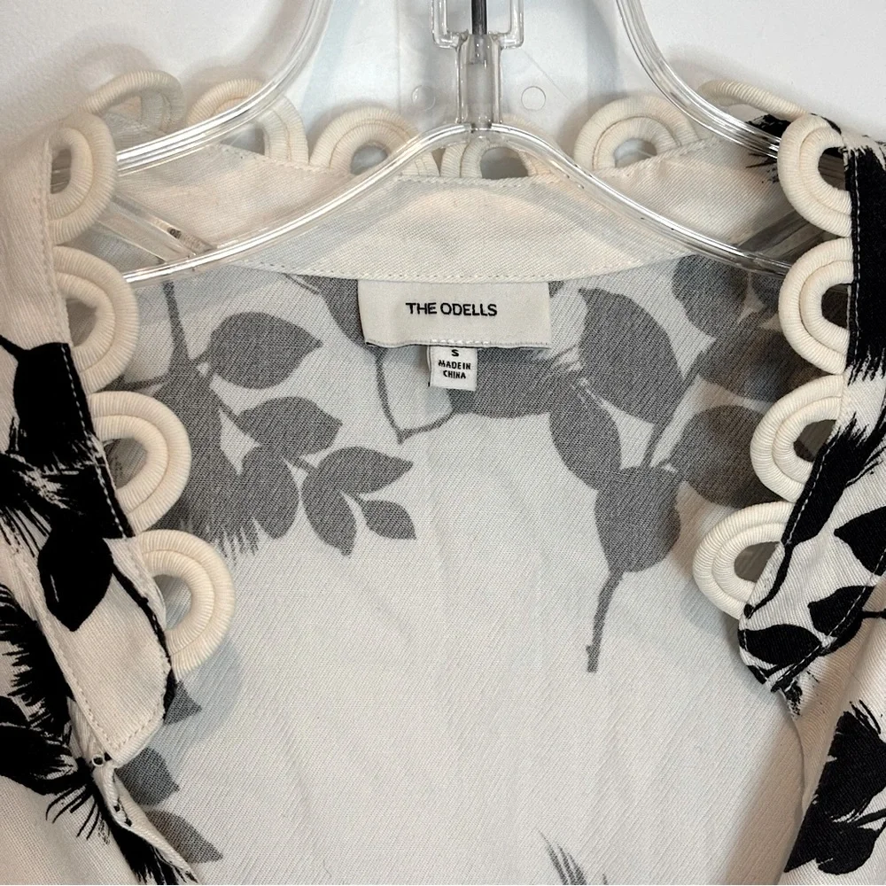 Anthropologie The Odells Robin Ivory Black Floral Peasant V-neck Blouse S
